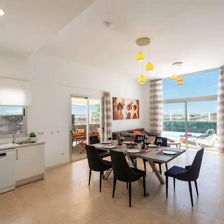With Sea View And Private Swimming Pool Villa Playa Blanca (Lanzarote)