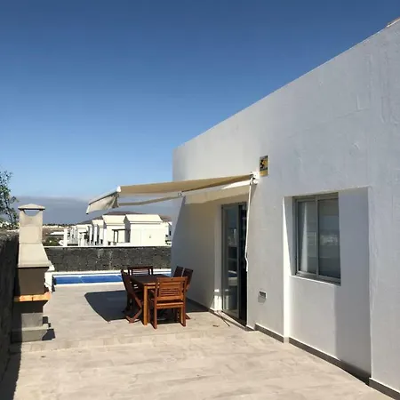 Villa With Sea View And Private Swimming Pool *